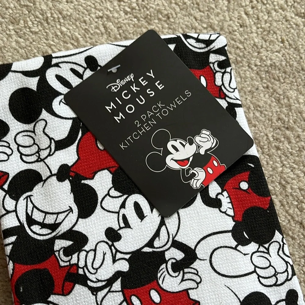 NWT Mickey Mouse Disney kitchen towel and oven mit set